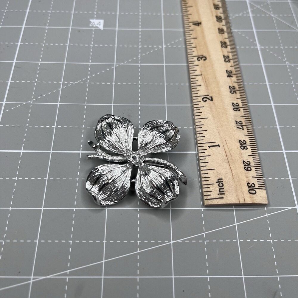 Vintage Silver Tone Flower Leaf Branch Nature Natural Organic Brooch Pin